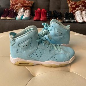 Jordan 6 Retro Pantone